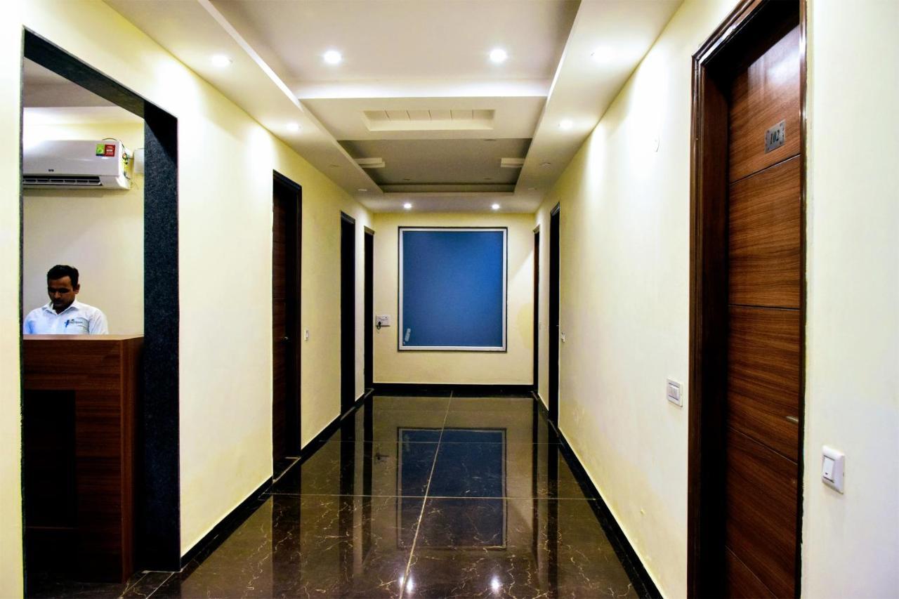 Hotel When In Gurgaon - Opposite To Artemis Hospital ภายนอก รูปภาพ