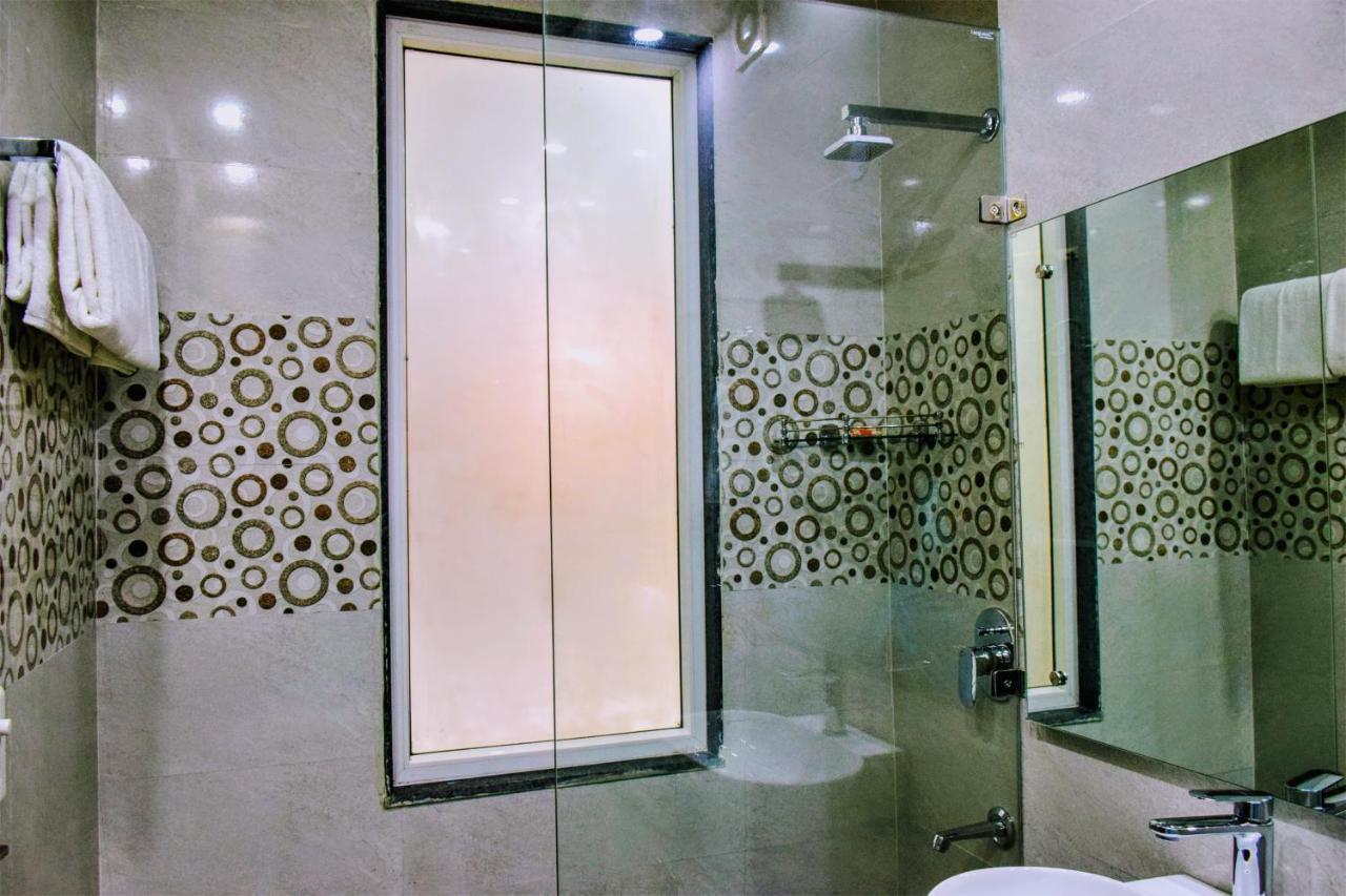 Hotel When In Gurgaon - Opposite To Artemis Hospital ภายนอก รูปภาพ