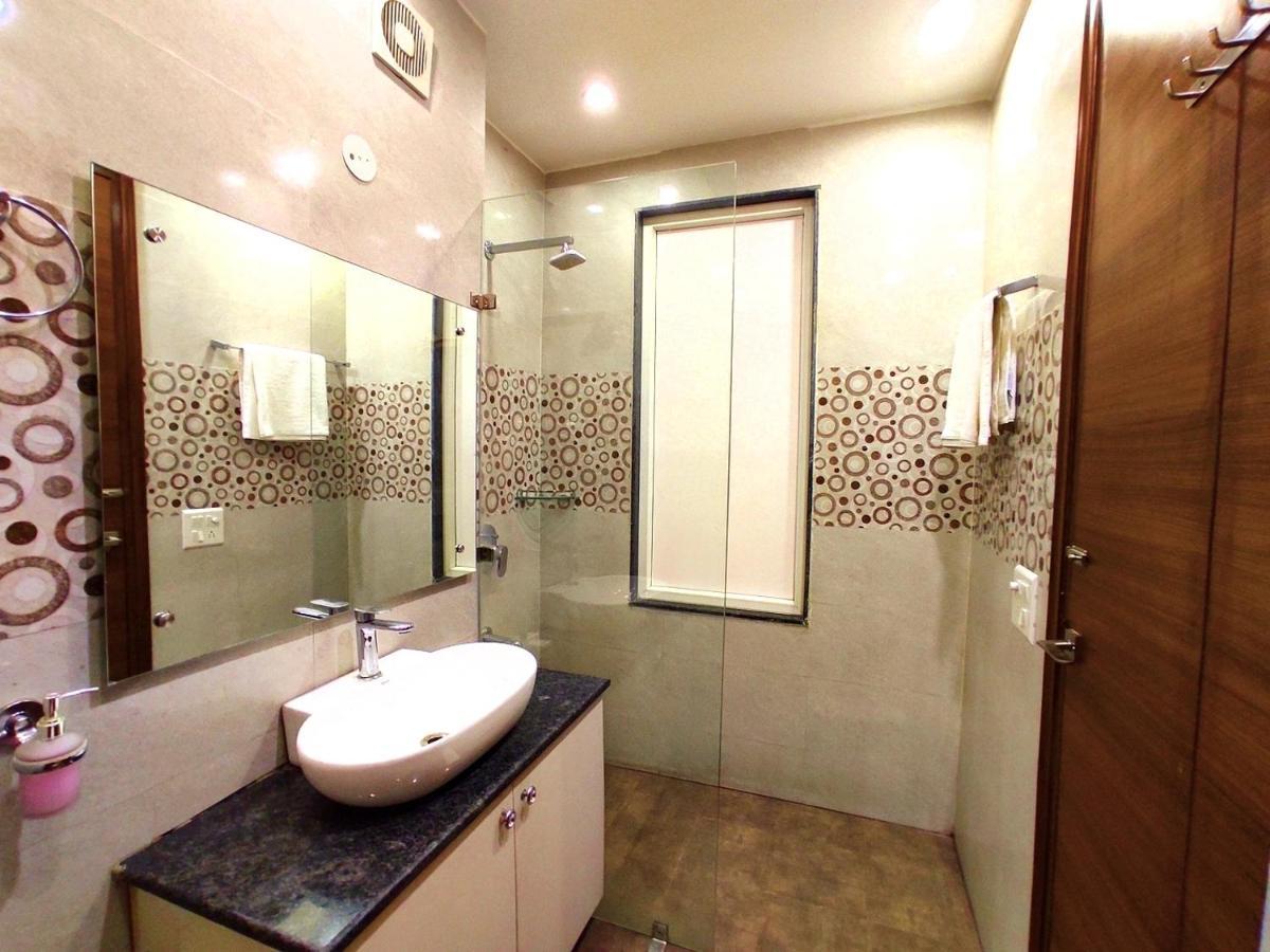 Hotel When In Gurgaon - Opposite To Artemis Hospital ภายนอก รูปภาพ